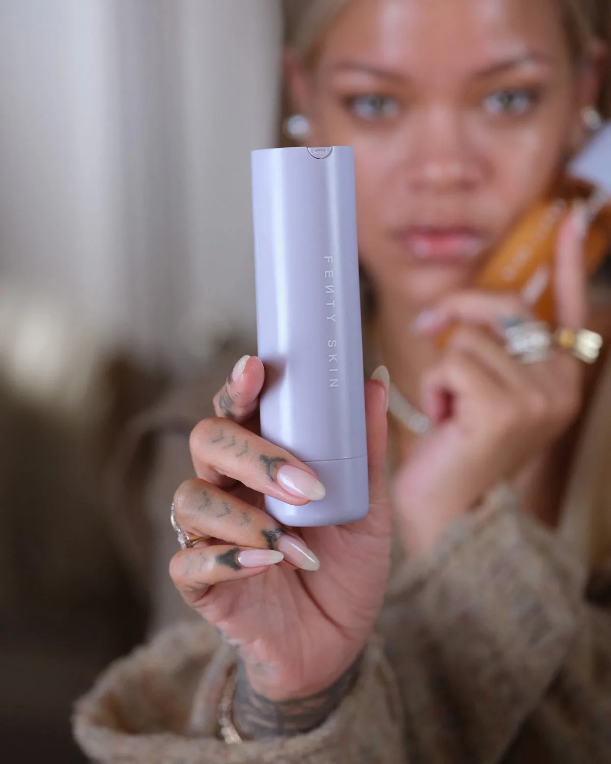 Hydra Vizor Invisible Moisturizer Broad Spectrum SPF 30 Sunscreen with Niacinamide   Kalahari Melon Fenty Beauty